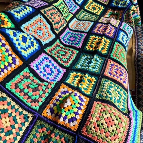 Vintage Handmade Knit Crochet Squares Afgan Throw - Picture 4 of 10